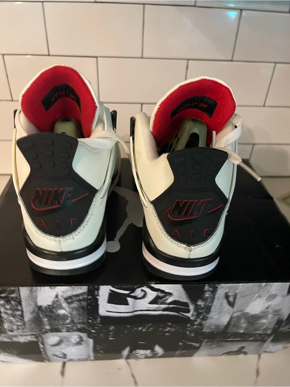 Men’s Retro 4 Fight Club Size 5.5.